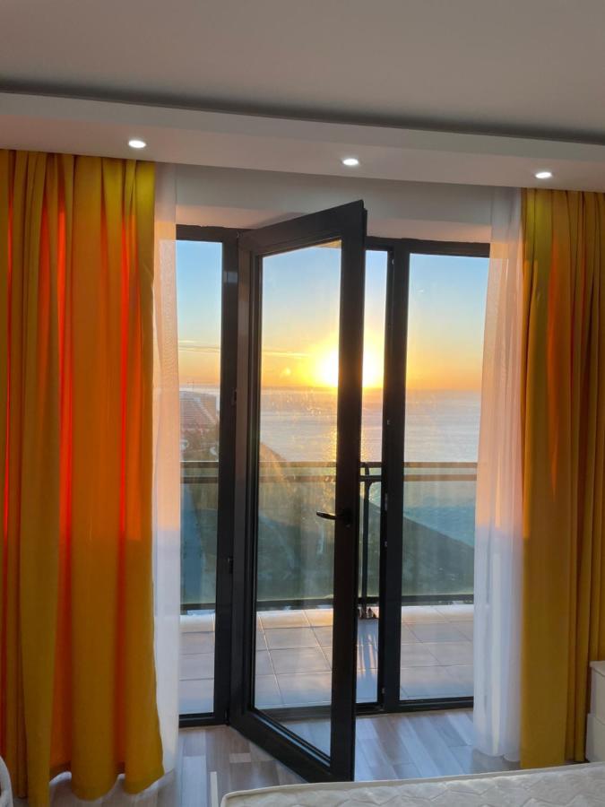 Sea View Apartments Orbi Beach Tower Batumi Exteriér fotografie