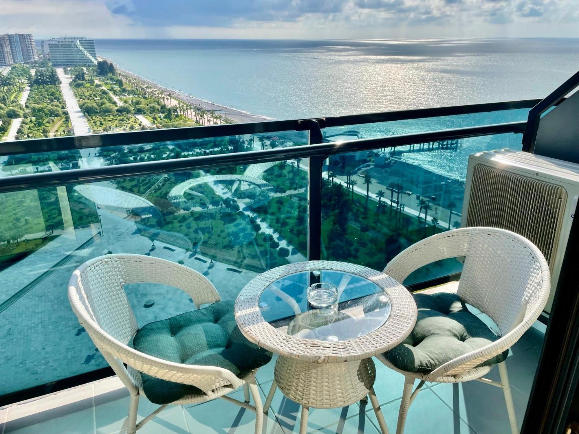 Sea View Apartments Orbi Beach Tower Batumi Exteriér fotografie